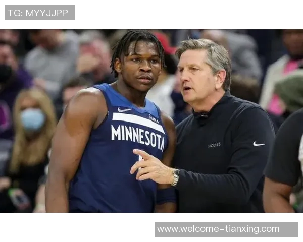 森林狼球迷热议拉拉维亚表现华子也在寻问12号球员身份