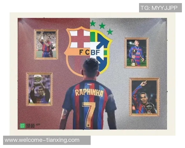 内马尔向里瓦尔多赠送签名球衣并晒合影表达对偶像的敬意 内马尔向里瓦尔多赠送签名球衣并晒合影表达对偶像的敬意