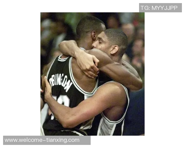 米奇约翰逊赞文班全场高水平表现令人惊叹的表现与坚持