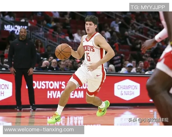 火箭季前赛加速进攻与底角三分初见成效乌度卡对防守表现仍感不满 火箭季前赛加速进攻与底角三分初见成效乌度卡对防守表现仍感不满