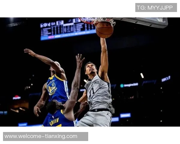 福克斯盛赞文班防守独特之处提升队友信心与进攻侵略性